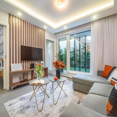 Lavida Deluxe Villa Hajdúszoboszló Buitenkant foto